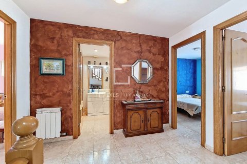 Willa w Vilanova i la Geltru, Barcelona, Hiszpania 5 sypialni, 147 mkw. nr 150940 – zdjęcie 26