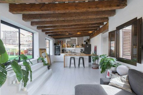 Penthouse w Barcelona, Hiszpania 2 sypialnie, 91 mkw. nr 150937