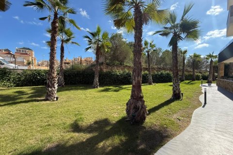 Apartment for sale in Torrevieja, Alicante, Spain 2 bedrooms, 76 sq.m. No. 140076 - photo 10