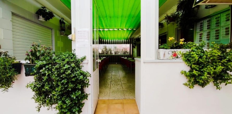 Commercial property in La Marina, Alicante, Spain 100 sq.m. No. 183859