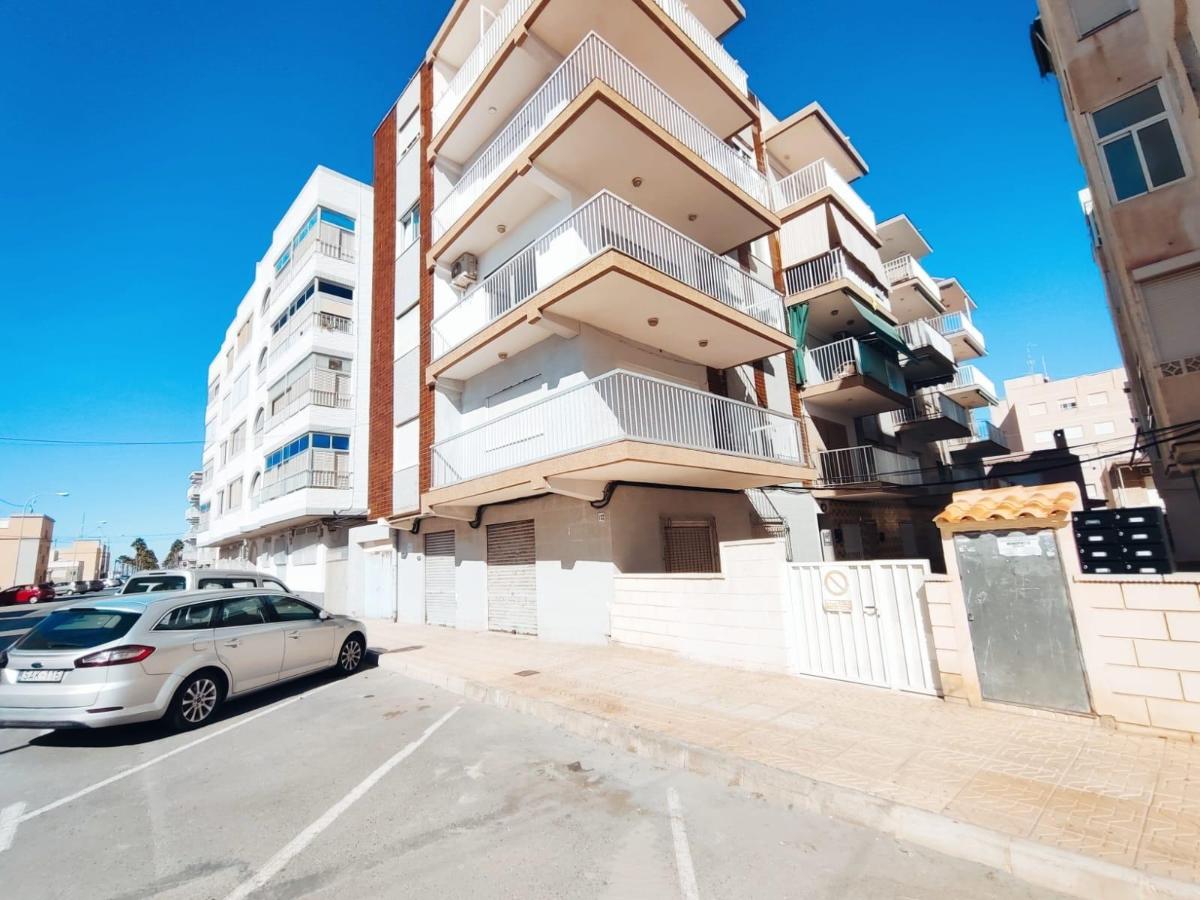 Apartamento en Santa Pola, Alicante, España 2 dormitorios, 80 m2 No. 183857