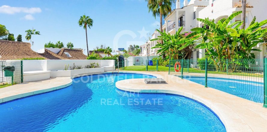Villa a Marbella, Malaga, Spagna 4 camere da letto, 128 mq. N° 157523