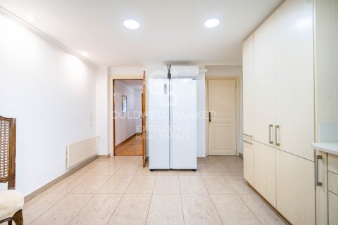 Huoneisto myytävänä Valencia, Espanja, 5 makuuhuonetta, 384 m2 No. 157525 - kuva 18