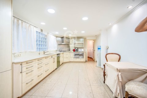 Huoneisto myytävänä Valencia, Espanja, 5 makuuhuonetta, 384 m2 No. 157525 - kuva 15