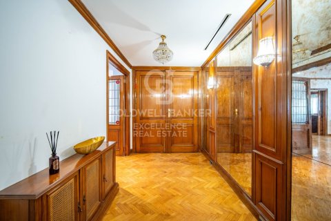 Huoneisto myytävänä Valencia, Espanja, 5 makuuhuonetta, 384 m2 No. 157525 - kuva 5