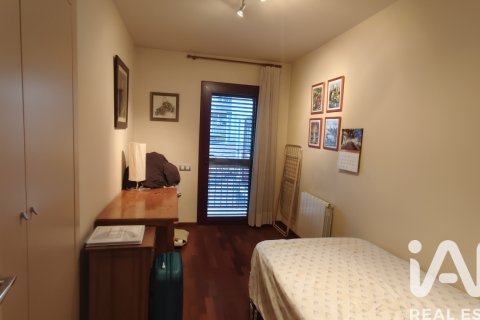 Apartament w Granollers, Barcelona, Hiszpania 4 sypialnie, 210 mkw. nr 173022 – zdjęcie 10