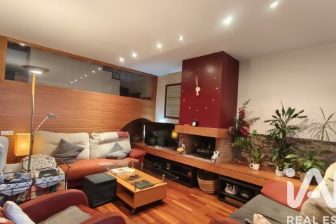 Apartament w Granollers, Barcelona, Hiszpania 4 sypialnie, 210 mkw. nr 173022 – zdjęcie 2