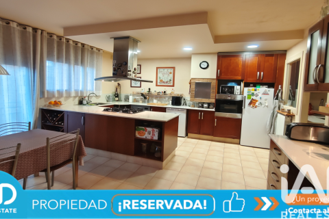 Appartamento a Granollers, Barcelona, Spagna 4 camere da letto, 210 mq. N° 173022