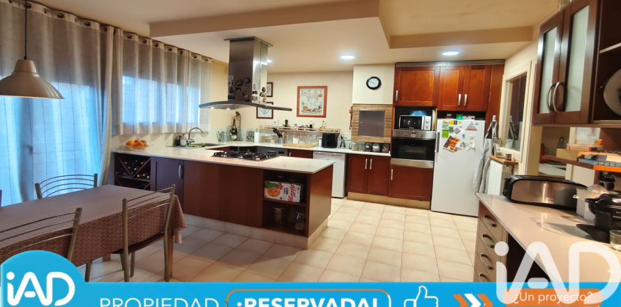Apartament w Granollers, Barcelona, Hiszpania 4 sypialnie, 210 mkw. nr 173022