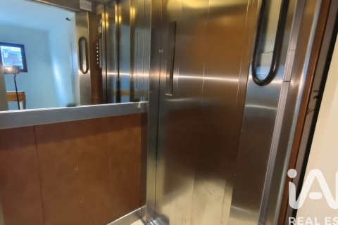 Apartament w Granollers, Barcelona, Hiszpania 4 sypialnie, 210 mkw. nr 173022 – zdjęcie 18