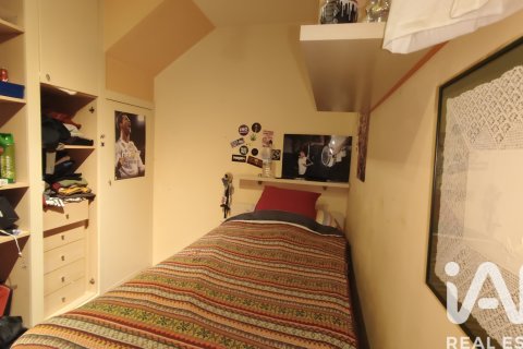 Apartament w Granollers, Barcelona, Hiszpania 4 sypialnie, 210 mkw. nr 173022 – zdjęcie 11