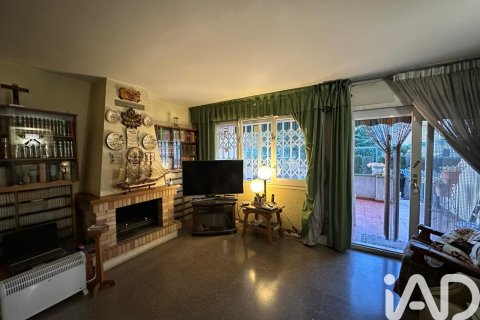 Māja pārdošanā Barbera Del Valles, Barcelona, Spānijā 4 istabas, 159 m2 Nr. 173025 - attēls 5