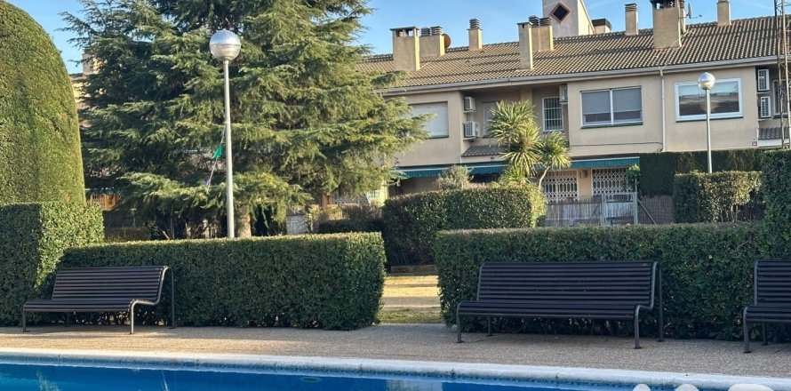 Māja Barbera Del Valles, Barcelona, Spānijā 4 istabas, 159 m2 Nr. 173025