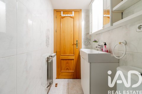 Apartamento en venta en Madrid, España 3 dormitorios, 65 m2 No. 173157 - foto 24
