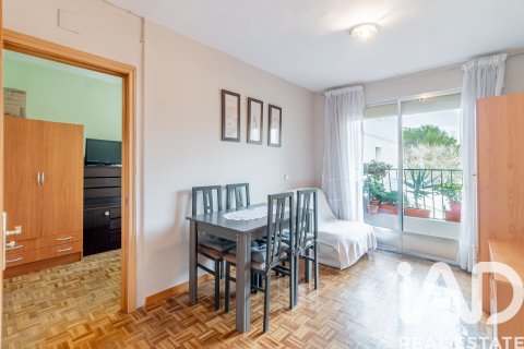 Apartamento en venta en Madrid, España 3 dormitorios, 65 m2 No. 173157 - foto 2