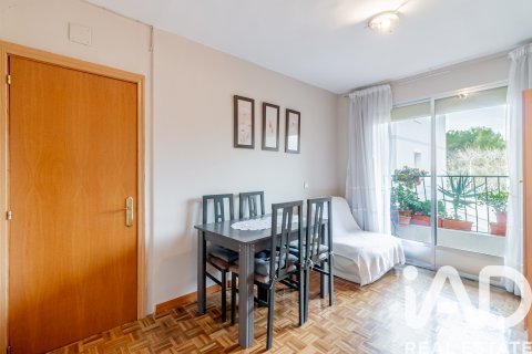 Apartamento en venta en Madrid, España 3 dormitorios, 65 m2 No. 173157 - foto 3