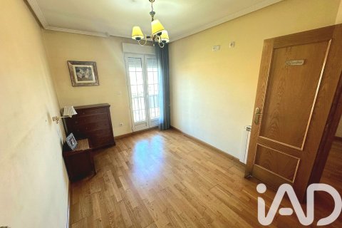 Radhus till salu i Valdefresno, Leon, Spanien 3 sovrum, 237 kvm. Nr. 173160 - foto 23