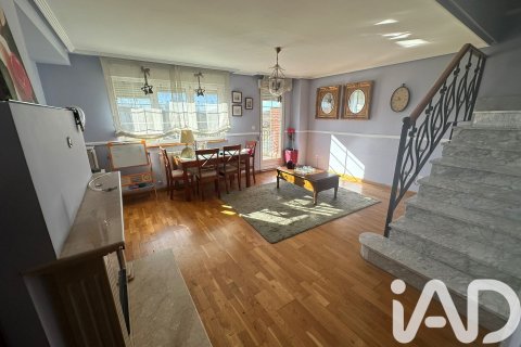 Radhus till salu i Valdefresno, Leon, Spanien 3 sovrum, 237 kvm. Nr. 173160 - foto 6