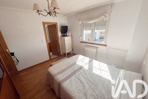 Radhus till salu i Valdefresno, Leon, Spanien 3 sovrum, 237 kvm. Nr. 173160 - foto 16