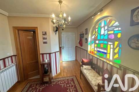 Radhus till salu i Valdefresno, Leon, Spanien 3 sovrum, 237 kvm. Nr. 173160 - foto 4