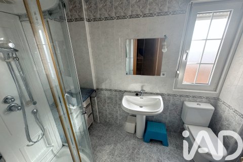 Radhus till salu i Valdefresno, Leon, Spanien 3 sovrum, 237 kvm. Nr. 173160 - foto 24