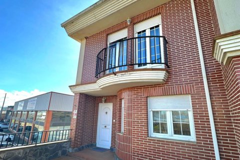 Rindu māja Valdefresno, Leon, Spānijā 3 istabas, 237 m2 Nr. 173160