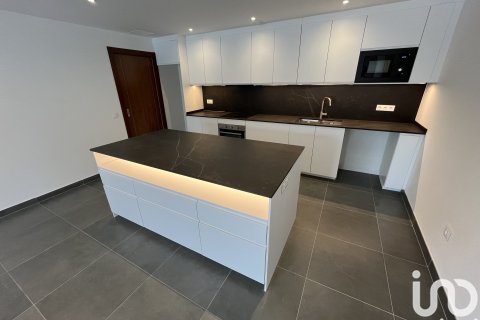 Продажа квартиры в Гранольерс, Барселона, Испания 3 спальни, 127м2 №153997 - фото 16