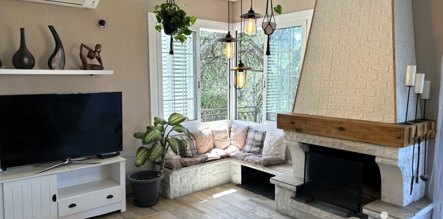 Hus i Castellar Del Valles, Barcelona, Spanien 4 sovrum, 214 kvm. Nr. 154000