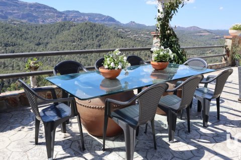 Hus till salu i Castellar Del Valles, Barcelona, Spanien 4 sovrum, 214 kvm. Nr. 154000 - foto 13