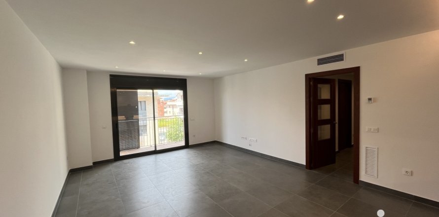 Lägenhet i Granollers, Barcelona, Spanien 3 sovrum, 130 kvm. Nr. 153996