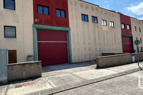 Продажа коммерческой недвижимости в Ллинарс-дель-Вальес, Барселона, Испания 406м2 №153995 - фото 2