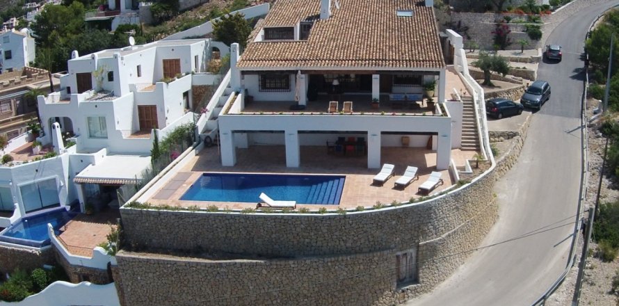 Villa Moraira, Alicante, Spain 5 bedrooms, 500 sq.m. No. 118756