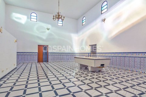 Villa for sale in Benalmadena, Malaga, Spain 6 bedrooms, 595 sq.m. No. 64239 - photo 11