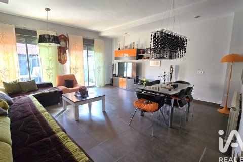 Hus i Pioz, Guadalajara, Spanien 4 sovrum, 250 kvm. Nr. 152933