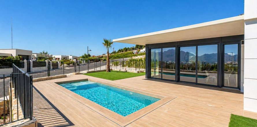 Villa i La Nucia, Alicante, Spanien 3 sovrum, 145 kvm. Nr. 144491