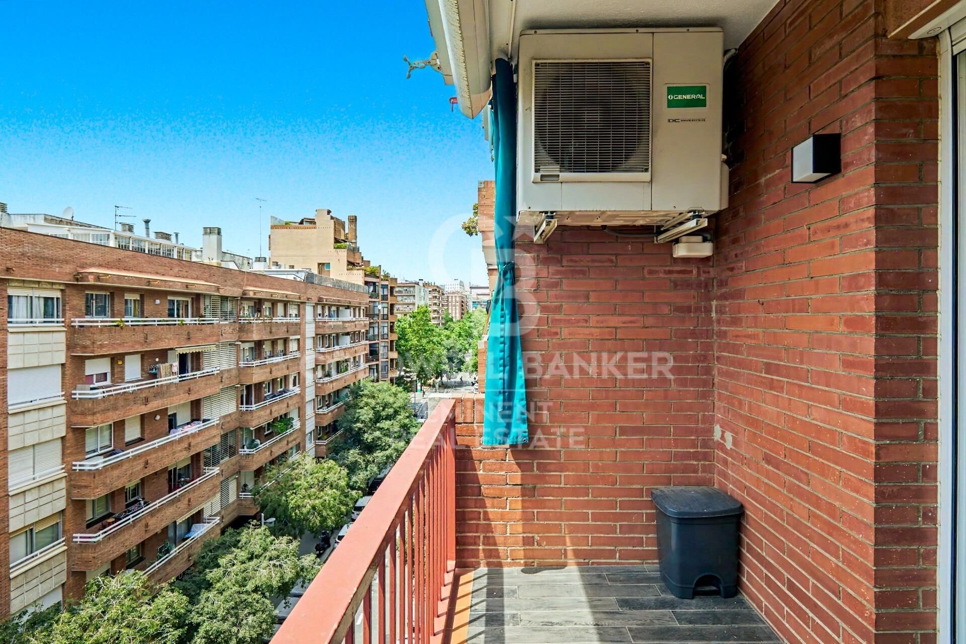 Apartment à Barcelona, Espagne 3 chambres, 100 m2 No. 178448