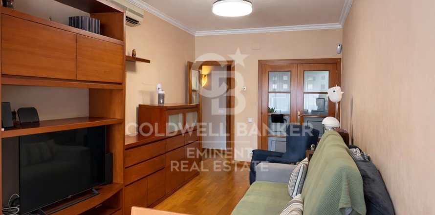 Apartment à Barcelona, Espagne 4 chambres, 105 m2 No. 178452