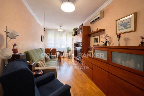 Apartment à vendre à Barcelona, Espagne, 4 chambres, 105 m2 No. 178452 - photo 2