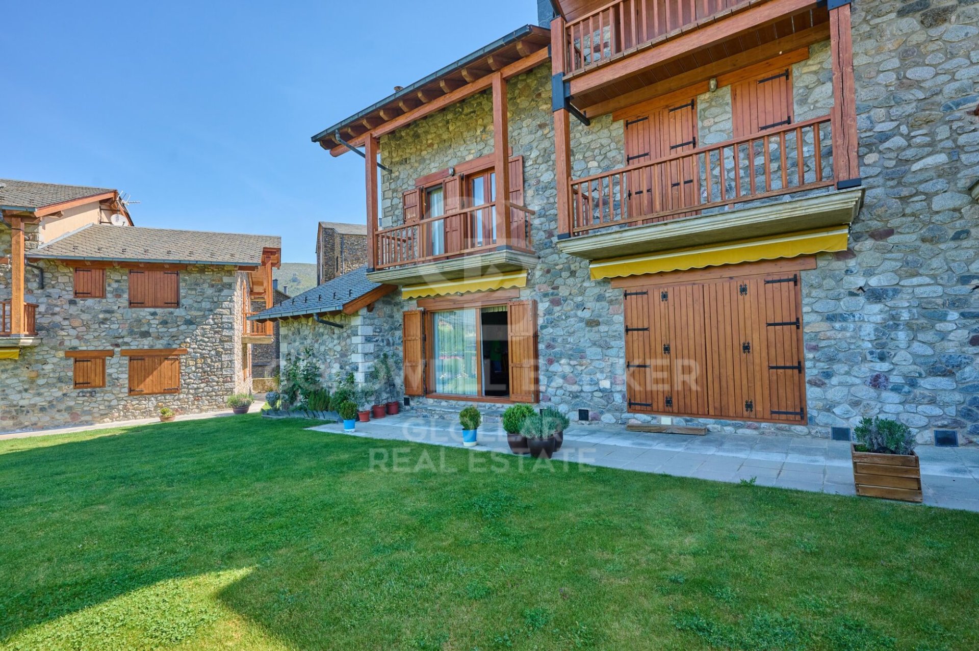 Māja Bellver de Cerdanya, Lleida, Spānijā 5 istabas, 158 m2 Nr. 178447