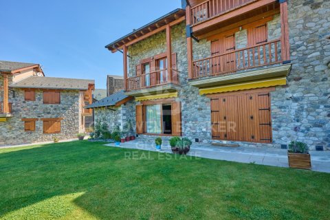 House à vendre à Bellver de Cerdanya, Lleida, Espagne, 5 chambres, 158 m2 No. 178447 - photo 3