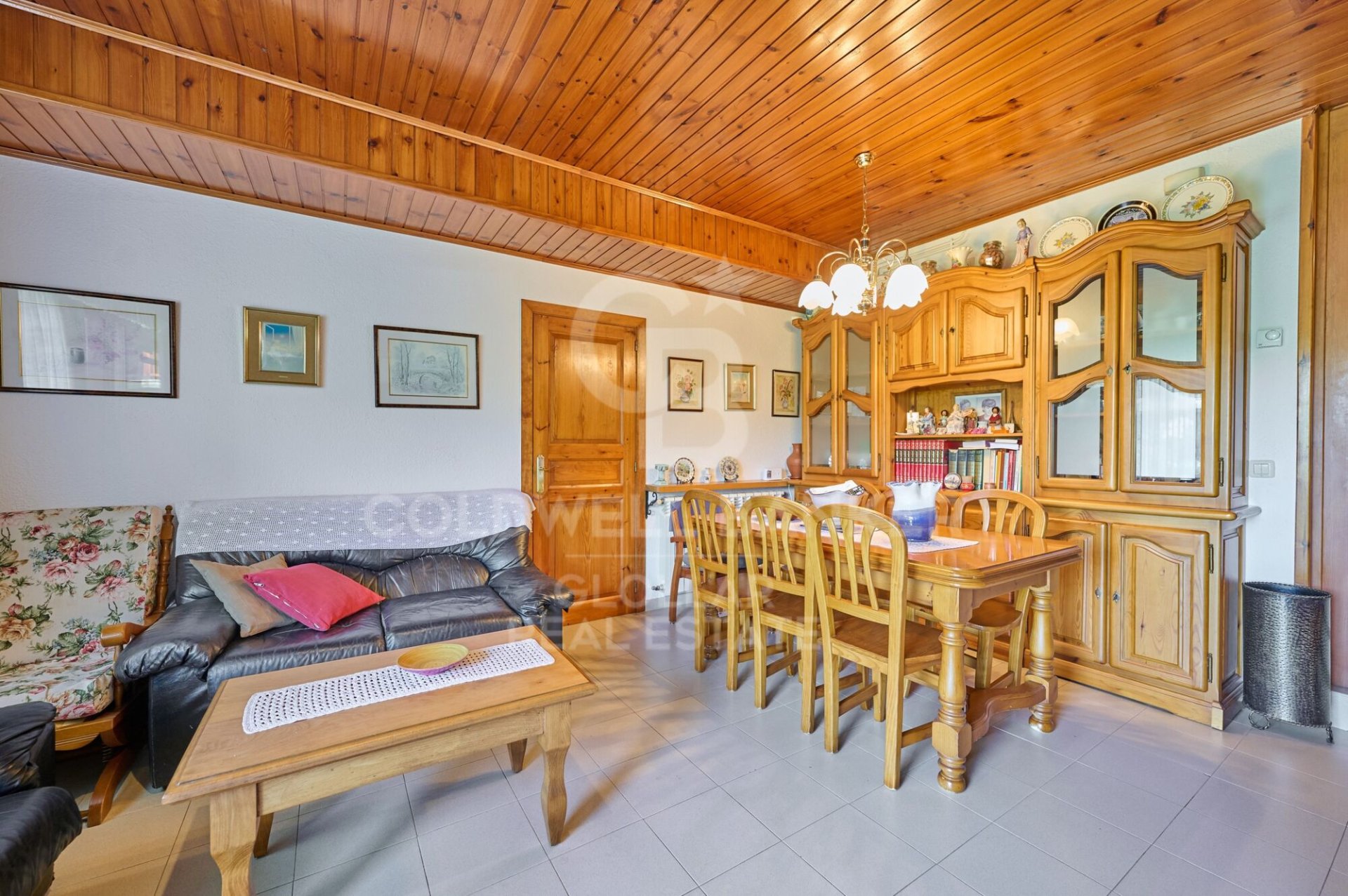 Māja Bellver de Cerdanya, Lleida, Spānijā 5 istabas, 158 m2 Nr. 178447