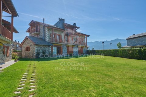 House à Bellver de Cerdanya, Lleida, Espagne 5 chambres, 158 m2 No. 178447