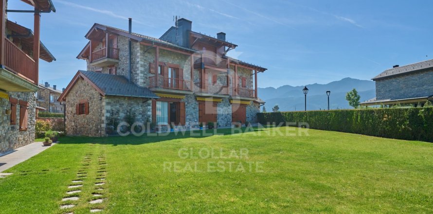 House à Bellver de Cerdanya, Lleida, Espagne 5 chambres, 158 m2 No. 178447