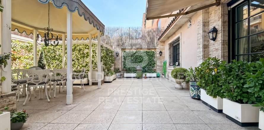 Apartment à Barcelona, Espagne 5 chambres, 323 m2 No. 178450
