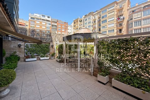Apartment à vendre à Barcelona, Espagne, 5 chambres, 323 m2 No. 178450 - photo 17
