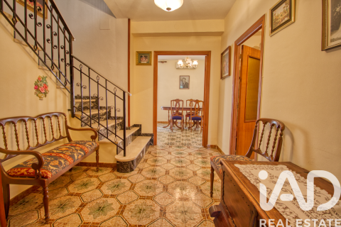 Villa for sale in Rute, Cordoba, Spain 5 bedrooms, 304 sq.m. No. 172471 - photo 11