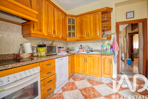 Villa for sale in Rute, Cordoba, Spain 5 bedrooms, 304 sq.m. No. 172471 - photo 9