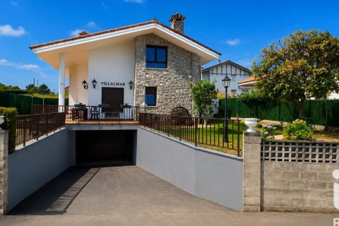 House à Bareyo, Cantabria, Espagne 4 chambres, 282 m2 No. 172472
