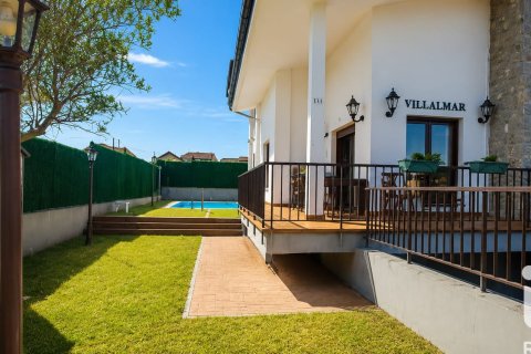 House à vendre à Bareyo, Cantabria, Espagne, 4 chambres, 282 m2 No. 172472 - photo 9