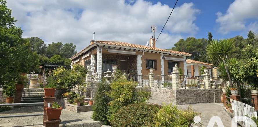 House à Font-rubi, Barcelona, Espagne 4 chambres, 152 m2 No. 172483